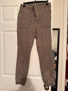 Women’s American Eagle joggers